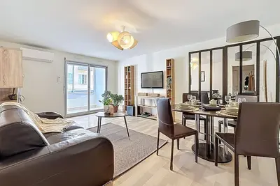 Image de Appartement avec terrasse en plein coeur du port de Nice, emplacement idéal!