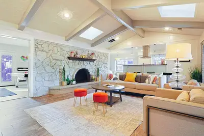 Image de Luxury 4-bedroom Retreat in Plano with Pool, Jacuzzi, Games & Relaxing Vibes