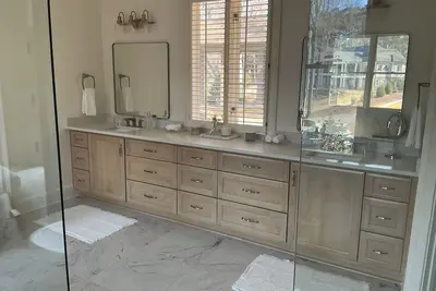 Image de Lakefront Luxury in Reynold's Great Waters