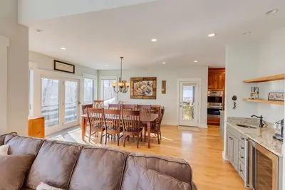 Image de 5 Bedroom/5 Bathroom Single Family Home at Coolidge Falls. Concierge Services Available