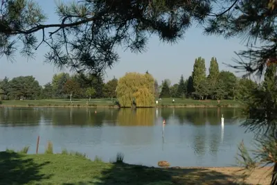 Image de ZEcamping 3 étoiles toboggans dog friendly animations mobil-home Tv