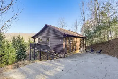 Image de Mtn-View Getaway w/ Lake Access in Whittier!