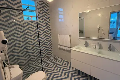 Image de Peace Beach Front View - 204