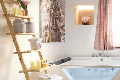 Image de Naples Central Lumina Suites - Rosaline Suite with jacuzzi and sauna