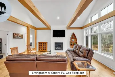 Image de Muskoka Adventure Base Ski Hike Sled Atv Snowshoe