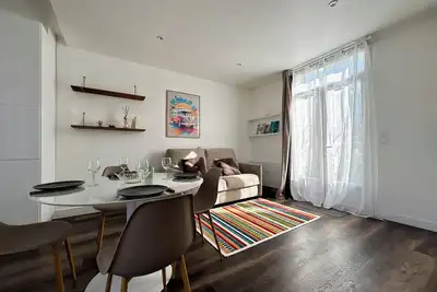 Image de Appartement/terrasse, centre ville et plage à pied