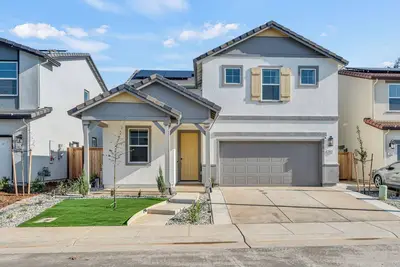 Image de Beautiful 4-bedroom house with Playground, Fire Pit, Bbq