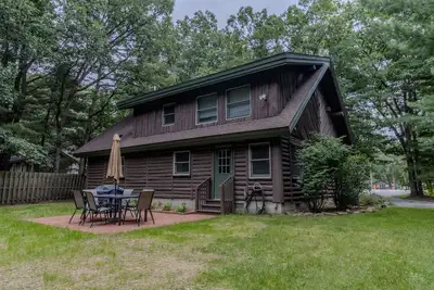 Image de Your Cozy Up North Escape- Nestled Ducks