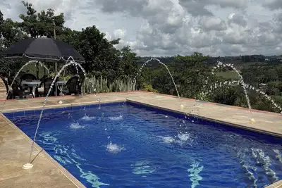 Image de Cozy family cottage with pool and great view
