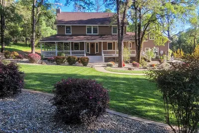 Image de Peaceful Cool Ca Gold Country Retreat - Hot Tub, Bbq, Home Theater & Game Tables