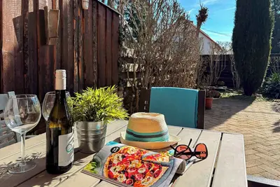 Image de Appartement de vacances près de l'eau avec climatisation et Wi-Fi