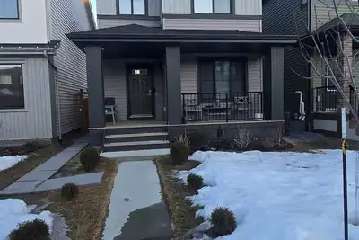 Image de West Edmonton suite - 2 Br- 2 beds - 1 bath basement unit\n