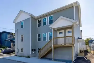 Image de 3-bedroom apartment in perfect Providence with cool Ac