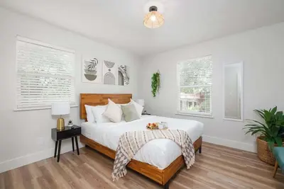 Image de Walk to Uf/Stadium | Near Shands/Downtown (New! )