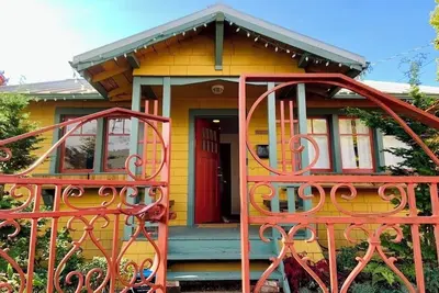 Image de Delightful Seattle Craftsman w/ Relaxing Sauna