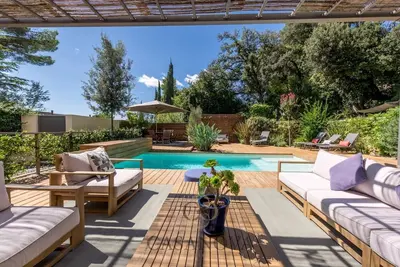 Image de Maison au cœur de village et 15 minutes de la mer  etl’arrière pays