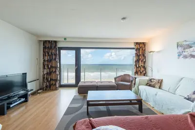 Image de Appartement au 8ème étage avec vue sur la mer