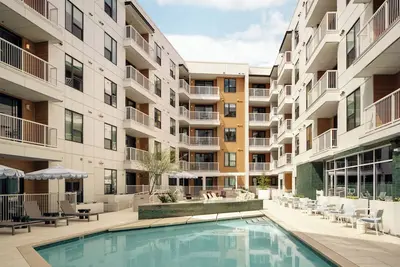 Image de Pool | 1bdr Deluxe Suite w/ Balcony | The Code
