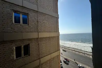 Image de High Ceiling Seaview Apartment