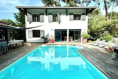 Image de Villa Sand Pedro au Pyla avec piscine à 7 minutes à vélo de la plage