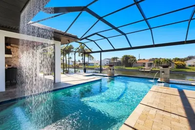 Image de Seabim Villa Mikaliro with very special Resort-Style Poolarea and Waterfall