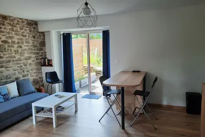 Image de Longère bretonne, nombreux circuits de randonnée, avec la côte d'émeraude à 1/2h