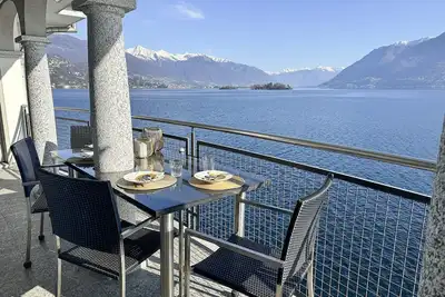 Image de Attic vacation apartment directly on the lake with panoramic views and private beach