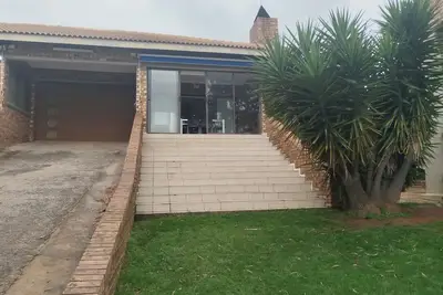 Image de Stunning six sleeper apartment on the banks of the Olifants river.