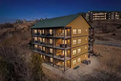 Image de Clean and cute family friendly 2 bedroom condo right next to Silver Dollar City.