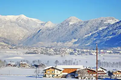 Image de Belle maison de vacances privée pour 13 personnes avec Wifi, Tv et terrasse