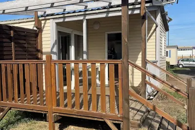 Image de •\tCharmant bungalow climatisé en camping, proche mer