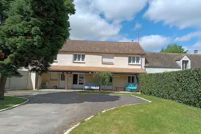 Image de Gîte Confortable à Nargis avec Parking Privé, Proche Paris
