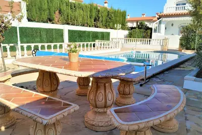 Image de Maison spacieuse à Miami Platja avec piscine privée, 5 chambres