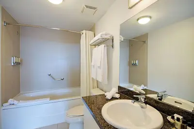 Image de Perfect Bay Views from Wraparound Condo in Miami Hotel