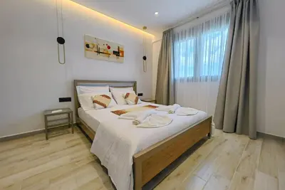 Ammos Little Escape – Gonies