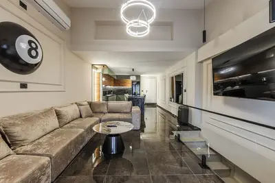 Image de Miracle No. 8 | Central Duplex by PikHost