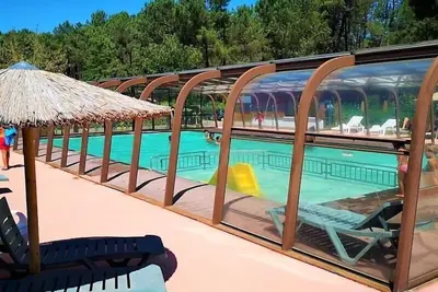 Image de ZEcamping 4* animé piscine couverte locatif Tv clim 35m2