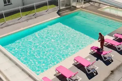 Image de ZEcamping 3 étoiles 3km plage piscine couverte locatif Tv 27m2