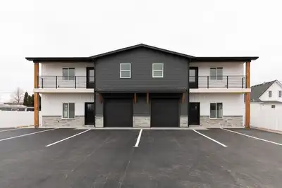 Image de Modern 3-Bedroom Townhouse in the Heart of Shelley