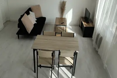 Image de Appartement  proche du centre ville, des restaurants et commerces, parking gratuit