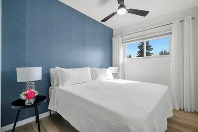 Image de Large Groups, 11 Beds, Sleeps 20, Bbq, Fenced Yard