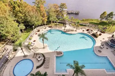 Image de 606 Lakefront Condo • Near Disney & Epic Universe