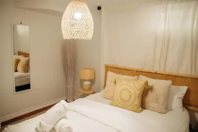 Image de Relaxing 1br Queen Retreat with Fireplace & Parking