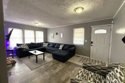 Image de Indy 500 Stay! Cozy 3br Only 6 Minute Walk to Ims