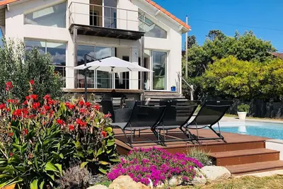 Image de Villa familiale 10 personnes - piscine et vue mer - 400 m de la mer et du bourg