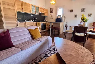 Image de Les Ombres, charmant duplex en centre ville