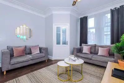 Image de 3 Bed | Liverpool | Contractors | Long Stays | Families