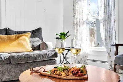 Image de 2br Apt  Full Kitchen  10 Min to Old Port