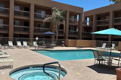 Image de 2-bedroom apartment in brilliant Scottsdale 90 day min, walk to Old Town