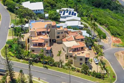 Elevated Coastal Escape with Panoramic Sea Views